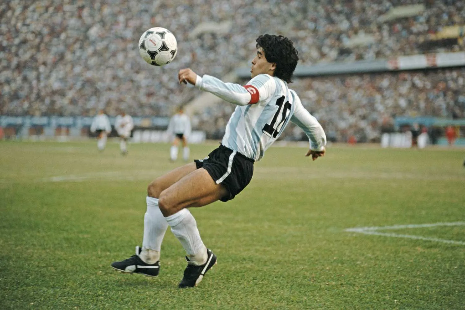 Diego Maradona, craque argentino famoso pelo 'Gol do Século', usado para ensinar 'was' em inglês