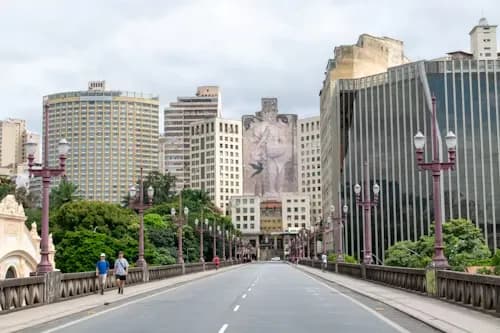 Inglês para executivos em Belo Horizonte. Aulas personalizadas em BH Sul e BH Norte: Savassi, Belvedere, Funcionários, Mangabeiras, Cidade Jardim e Buritis. Agende sua aula!